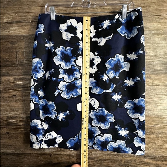 Lord & Taylor Blue and White Floral Pencil Skirt - Picture 2 of 6